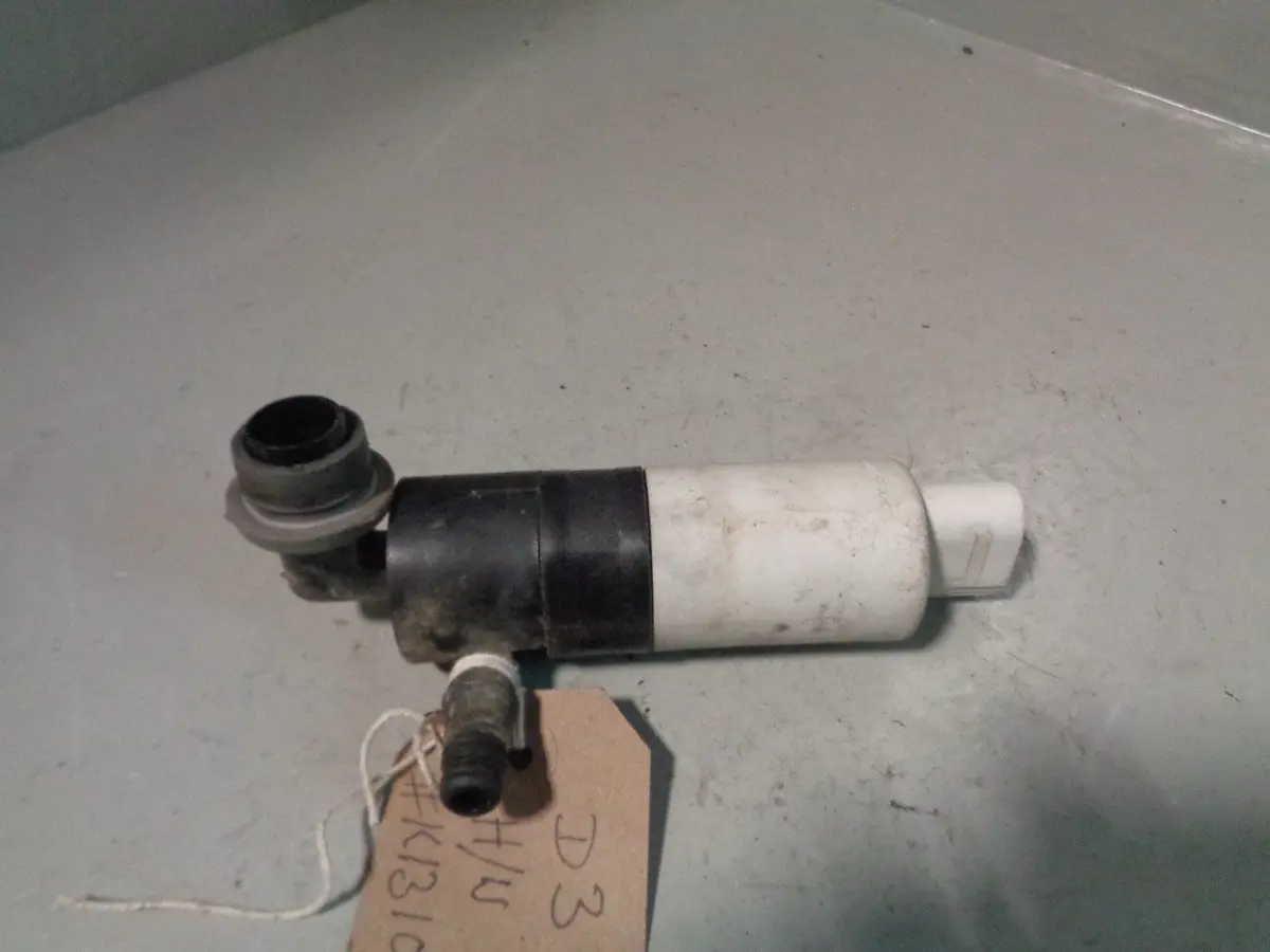 Discovery 3 Headlight Washer Bottle Pump Land Rover 2004 To 2009 1