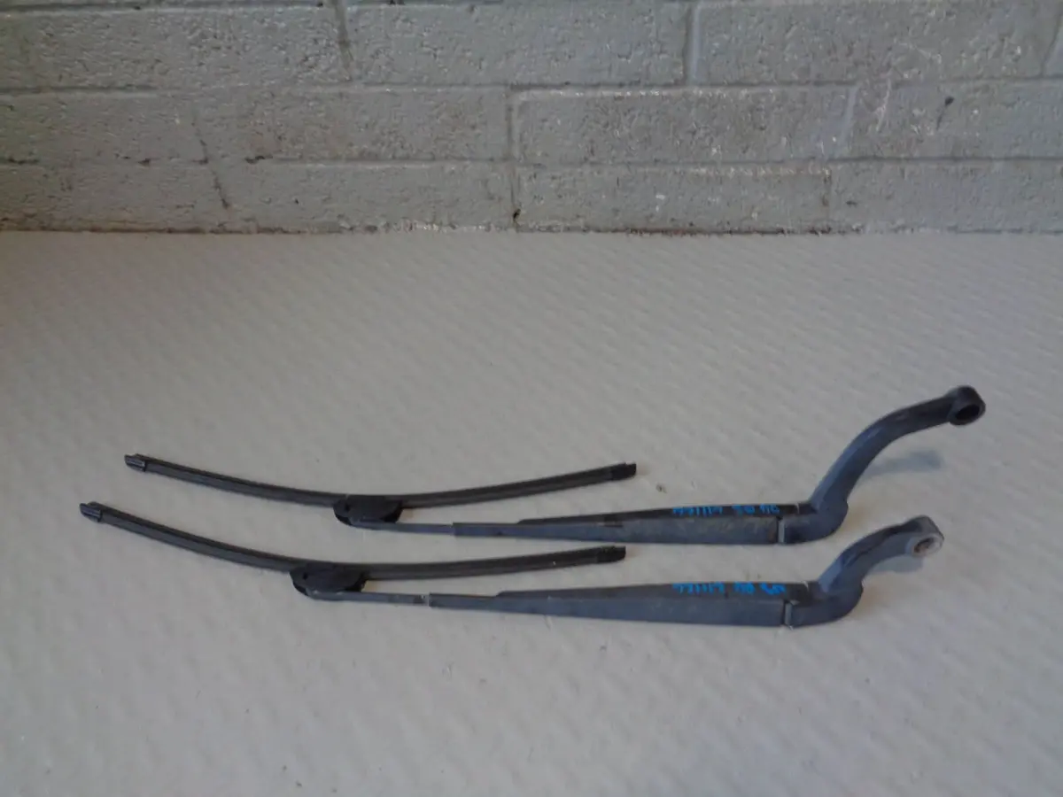 Discovery 4 Wiper Arms Front Pair Of Windscreen Land Rover 2009 To 2014 1