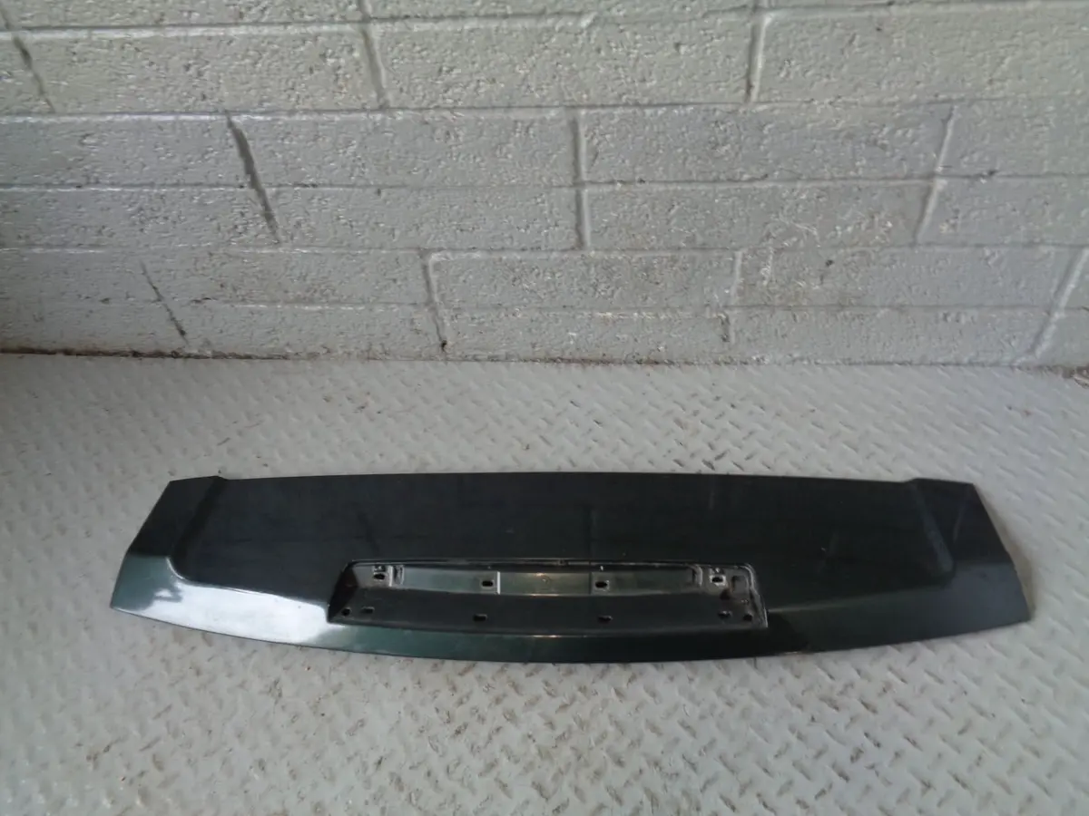 Range Rover L322 Rear Spoiler In Epsom Green 2002 To 2006 L30094 1