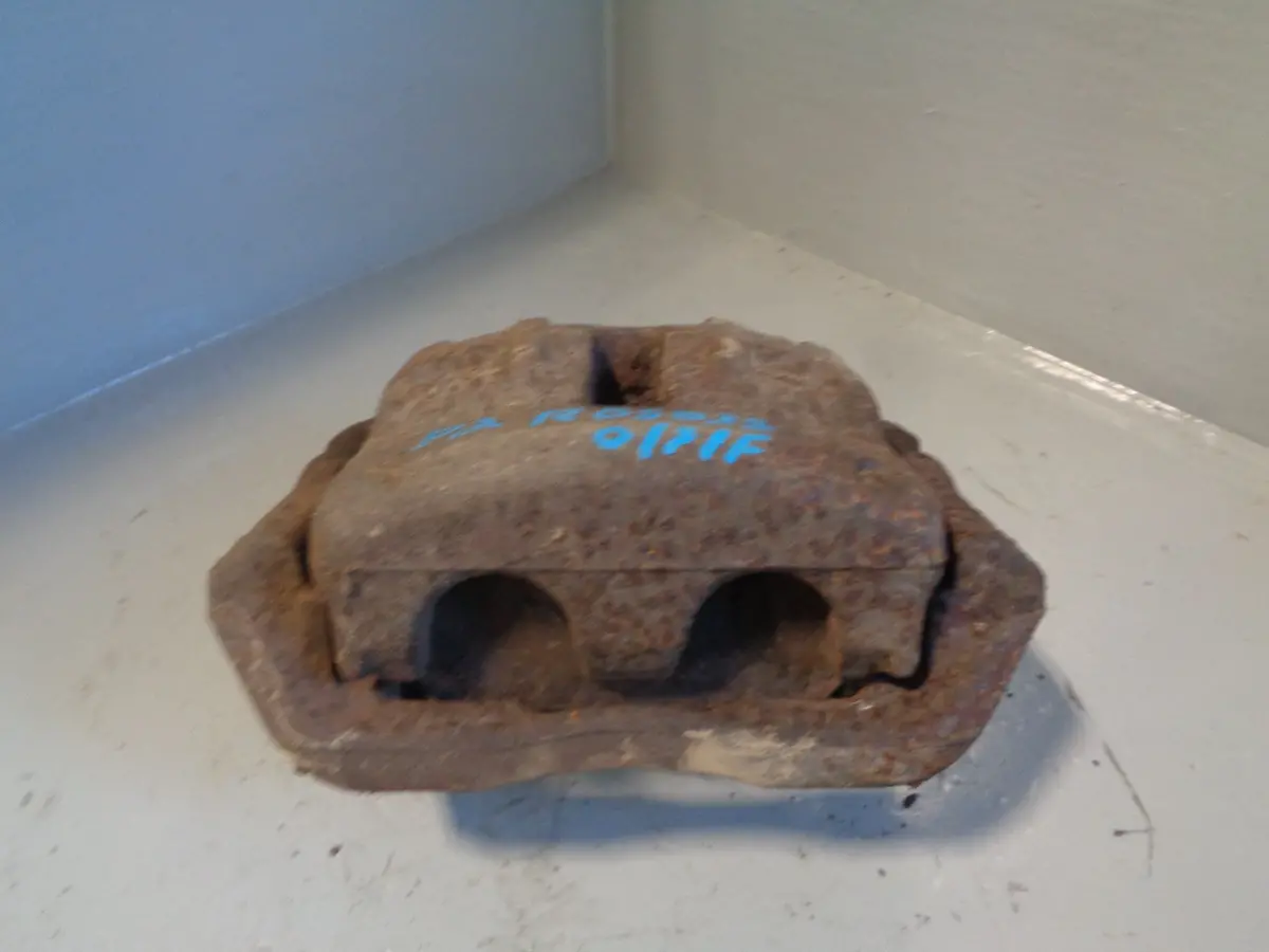 Discovery 2 Brake Caliper And Carrier Off Side Front Land Rover 1998 To 2004 1
