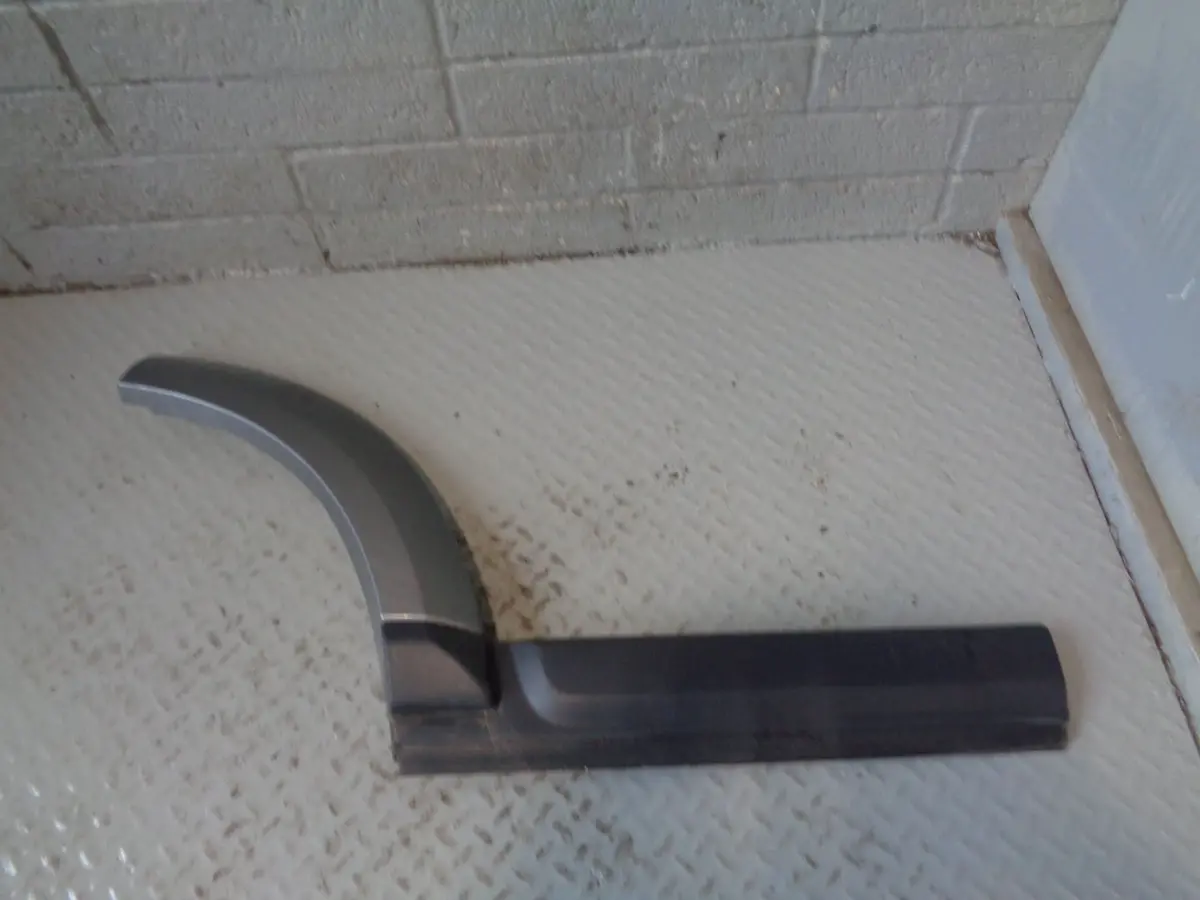 Discovery 4 Door Wheel Arch Trim Off Side Rear Orkney Grey Land Rover L11124 1