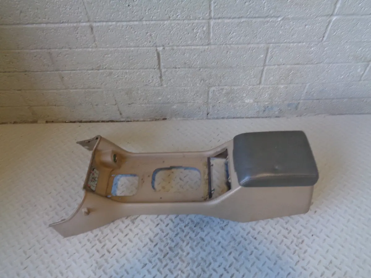 Discovery 2 Centre Console Armrest Auto Adventurer Edition Land Rover R17014 1