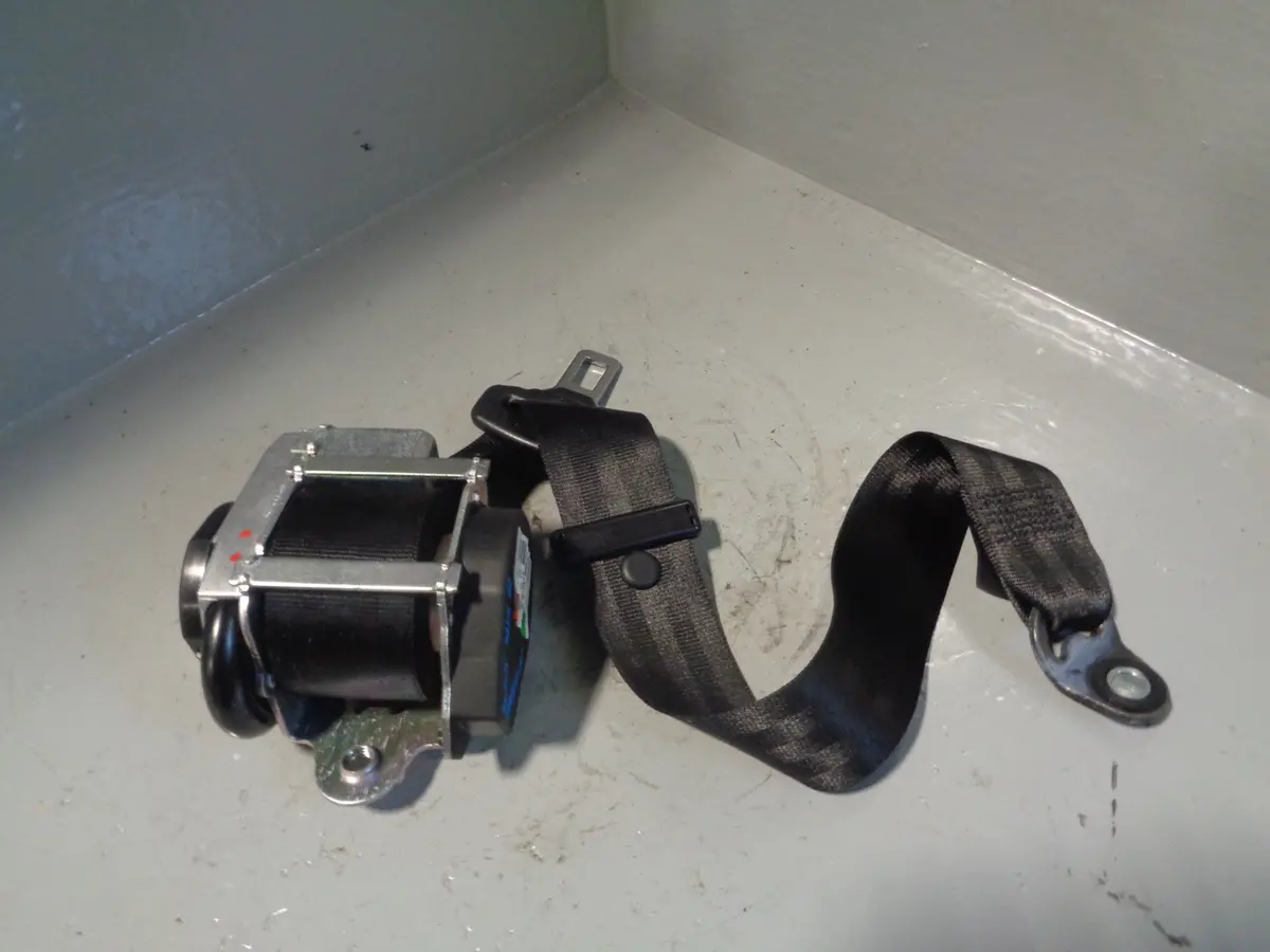 Range Rover L405 Seat Belt Near Side Rear Left 2013 To 2017 1