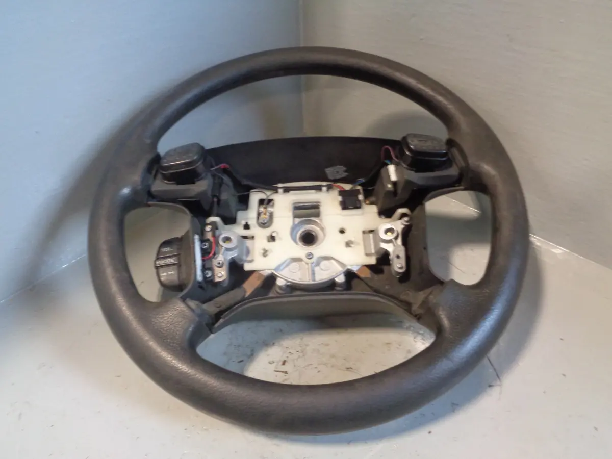 Discovery 2 Steering Wheel Land Rover Black Leather With Horn Buttons R05035 1
