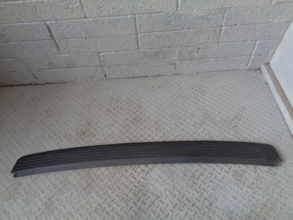 Range Rover L322 Bumper Rear Top Scuff Plate Panel Trim 9H42 17E962 Aaw 1