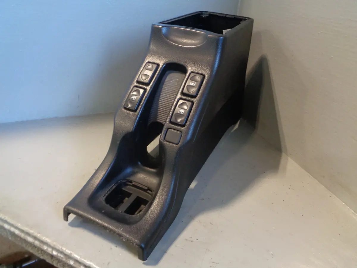 Freelander 1 Centre Console In Black With Switches Fhm101400 1998 To 2006 L15055 1