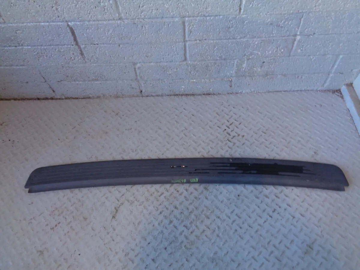Range Rover L322 Bumper Rear Top Scuff Plate Panel Trim 7003565 2002 To 2009 1