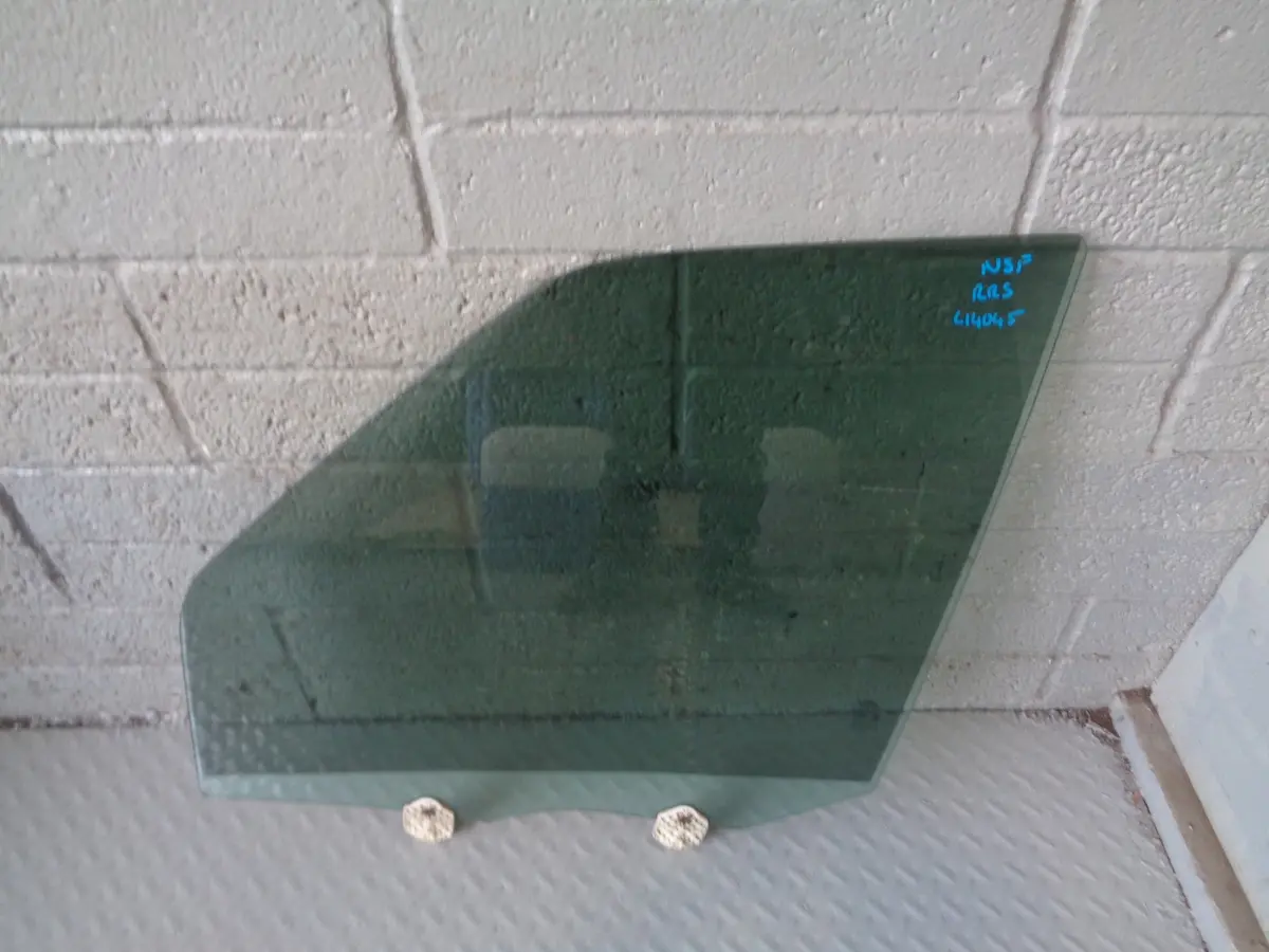 Range Rover Sport Glass Front Door Window Near Side Tinted 2005 To 2009 L14045 1