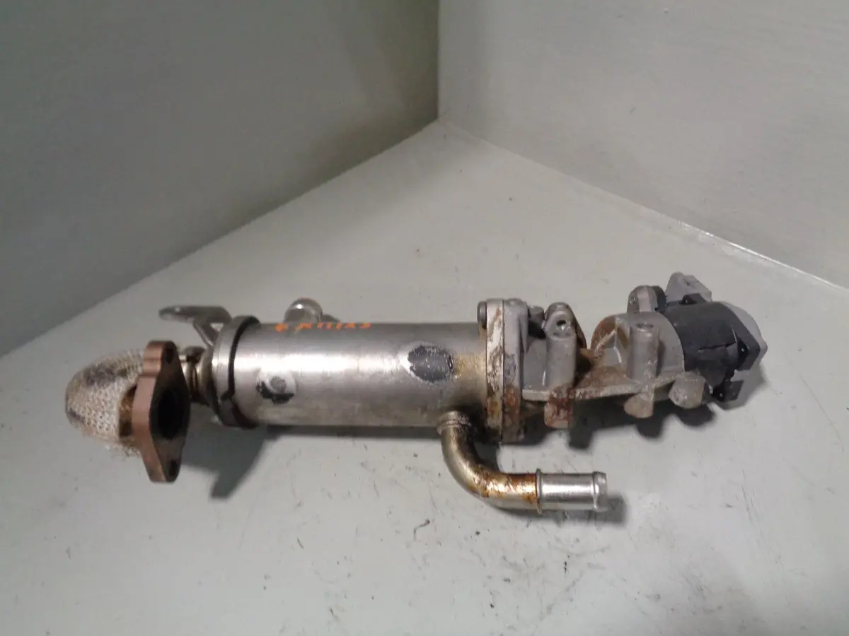 Discovery 3 Egr Valve And Cooler 2.7 Tdv6 Near Side 7H2q-9Y493-Ce Land Rover 1