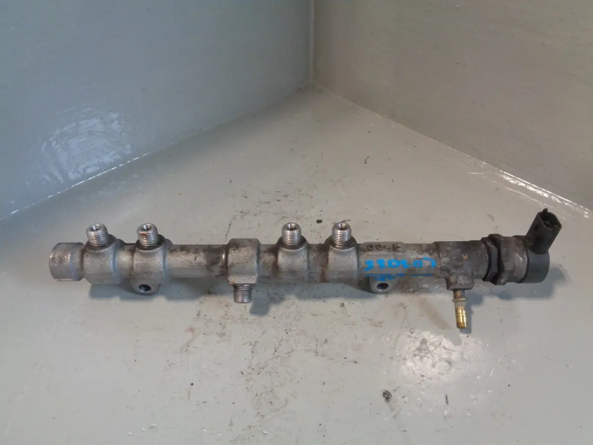 Range Rover L322 Tdv8 4.4 Fuel Rail Al3q-9D280-Hc Off Side Right 2010 To 2013 1