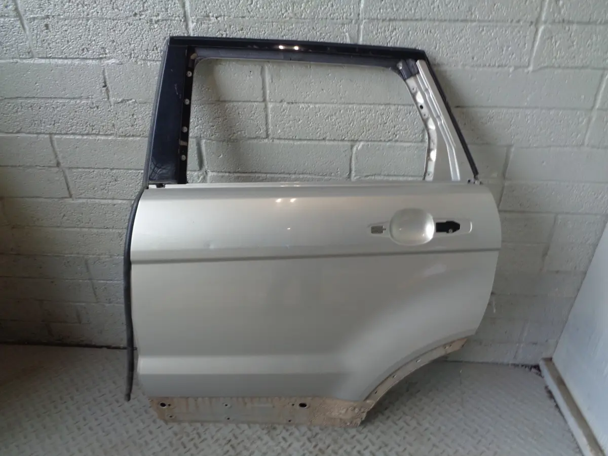 Range Rover Evoque Door Near Side Rear Ipanema Sand L538 2011 To 2018 L18065 1