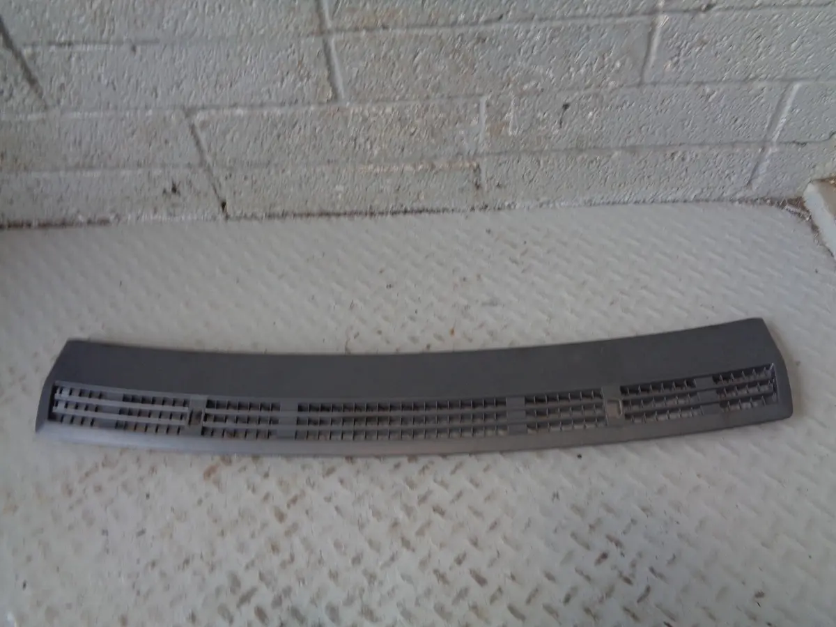 Range Rover L322 Bonnet Grill Under Windscreen 2002 To 2013 L03035 1