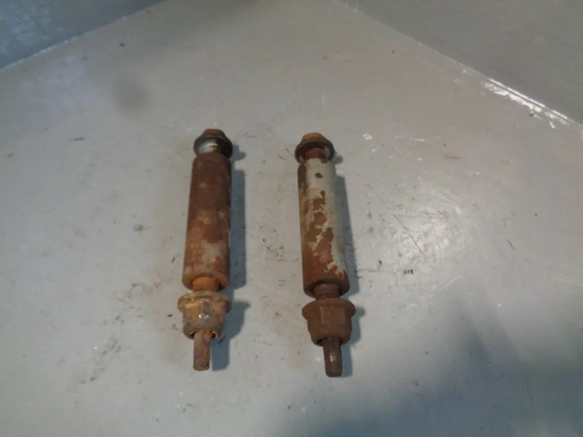 Discovery 3 Tow Bar Chassis Bolts X 2 Land Rover 2004 To 2009 1