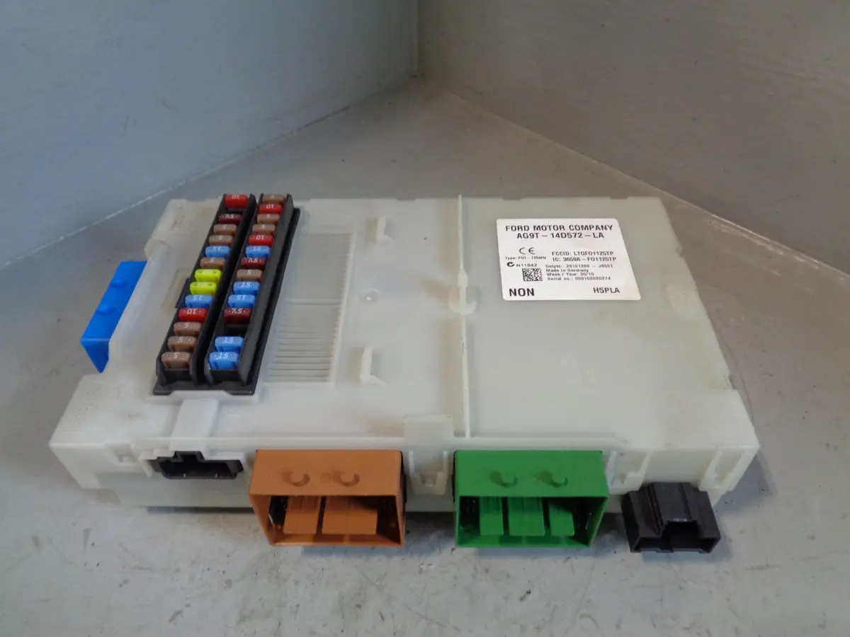 Freelander 2 Fuse Box Assembly Ag9t-14D572-La Land Rover 2006 To 2015 1