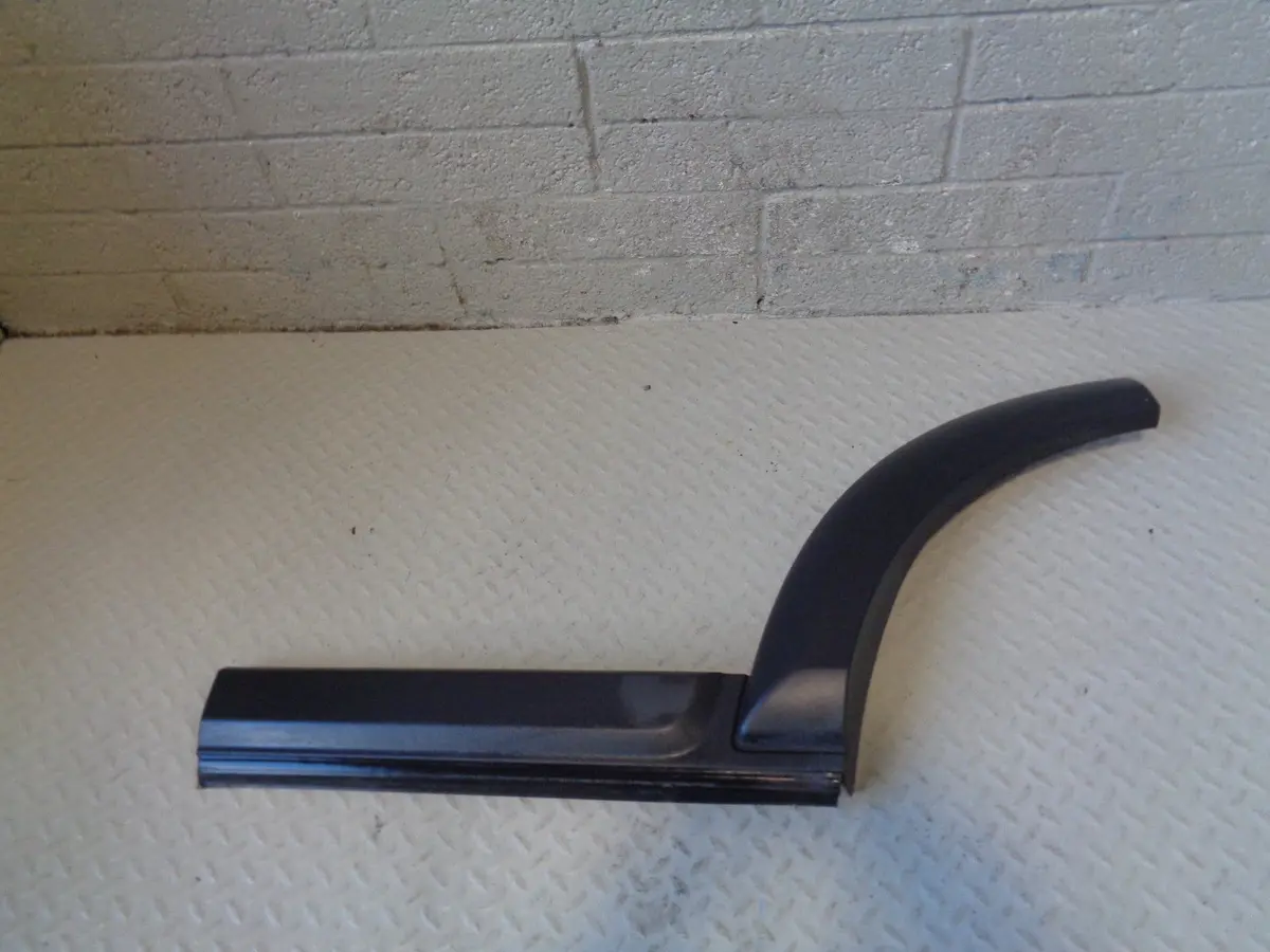 Discovery 3 Door Wheel Arch Moulding Trim Near Side Rear Land Rover 2004 To 2009 1