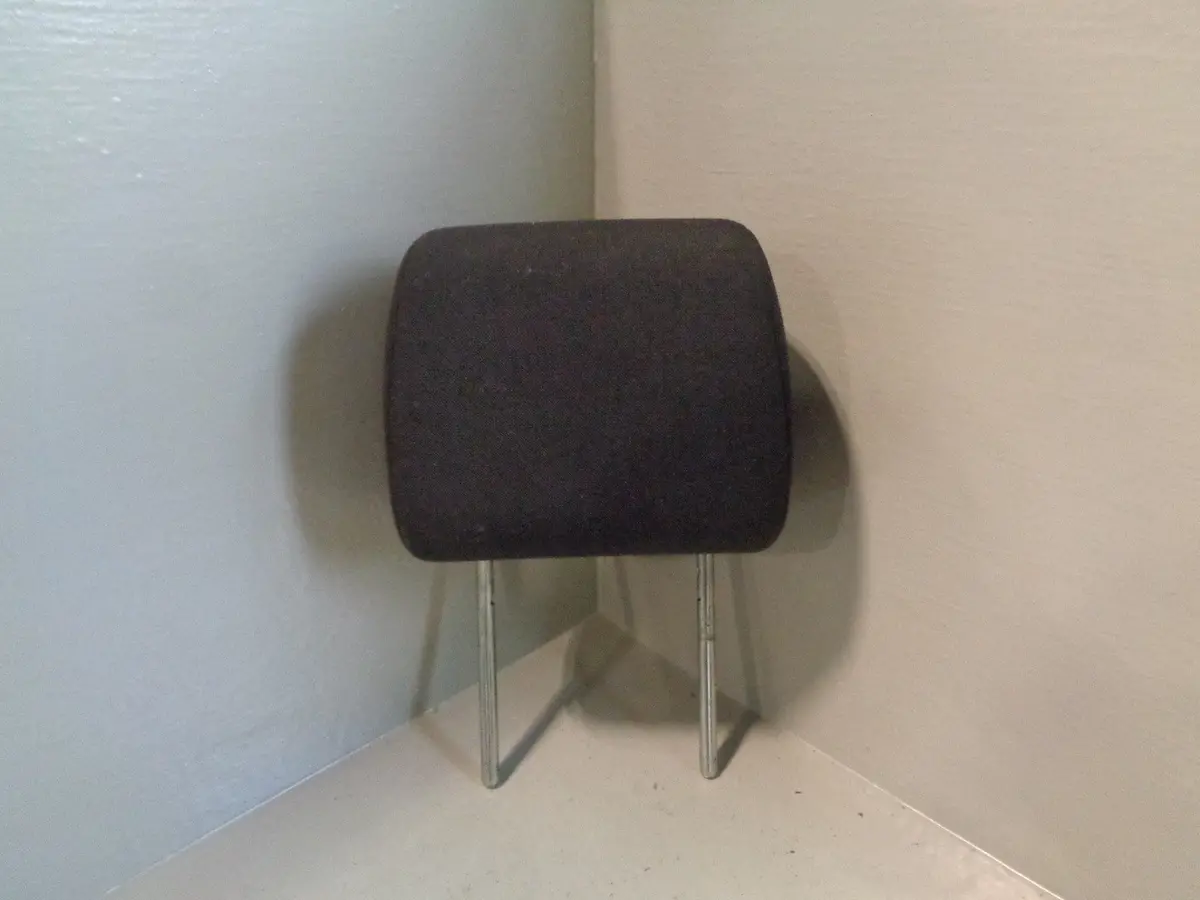 Freelander 2 Headrest Front Near Side In Black Cloth Land Rover 2006 To 2011 1