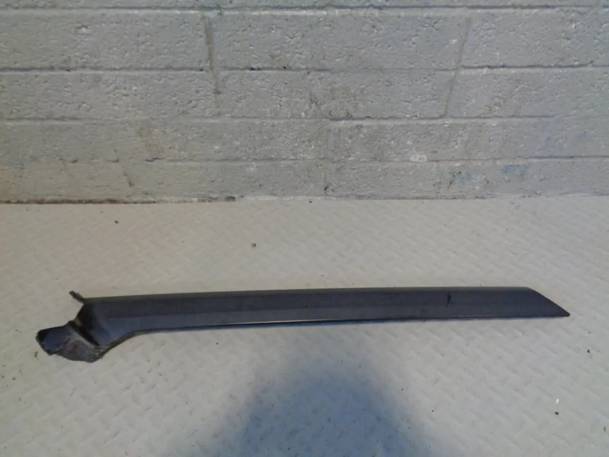Discovery 3 A Pillar Trim Cover External Near Side Front Land Rover 2004 To 2009 1