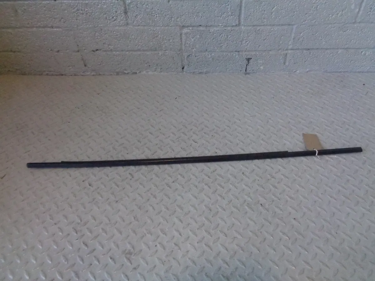 Discovery 3 Weather Strip Seal Off Side Front Window Land Rover 2004 To 2009 1