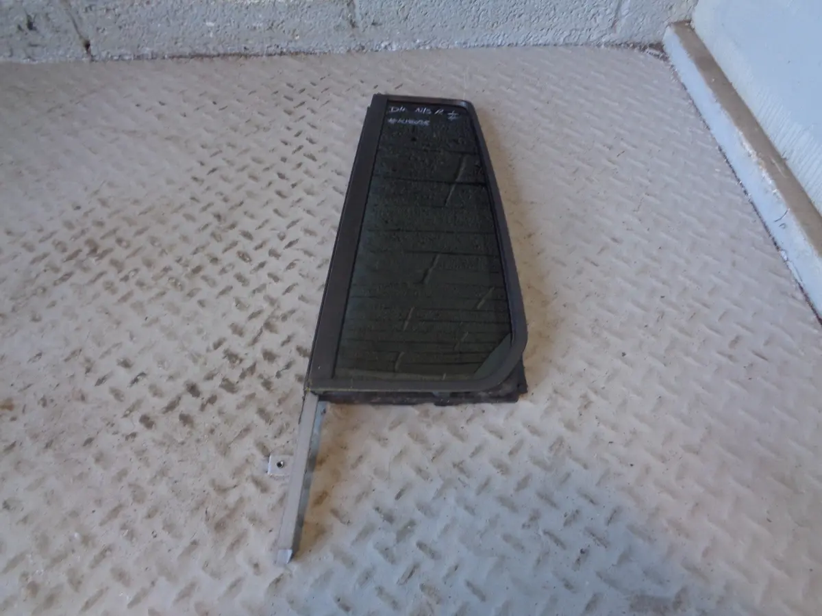 Discovery 4 Window Glass Door Near Side Rear Quarter Land Rover Tinted 1