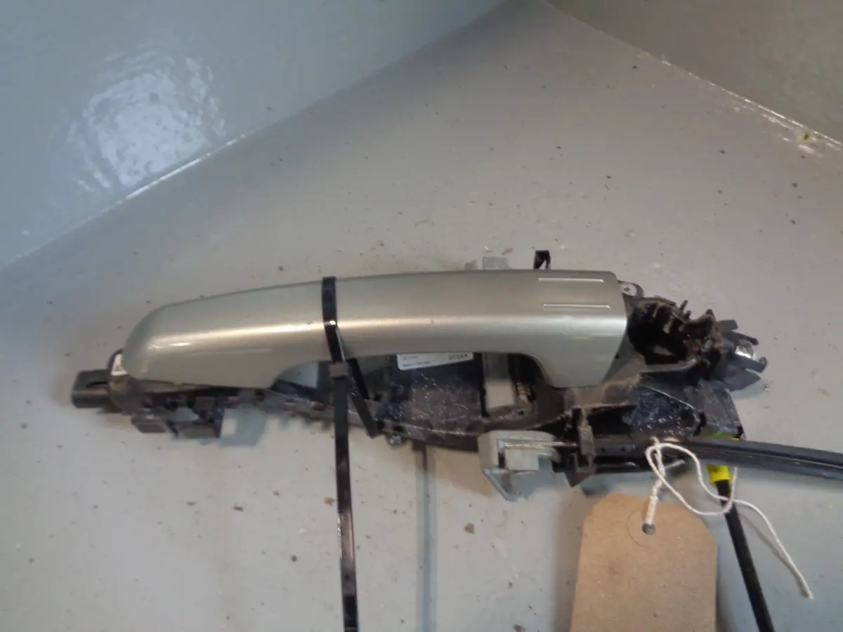 Range Rover Evoque Door Handle Exterior Near Side Front Ipanema Sand L538 1