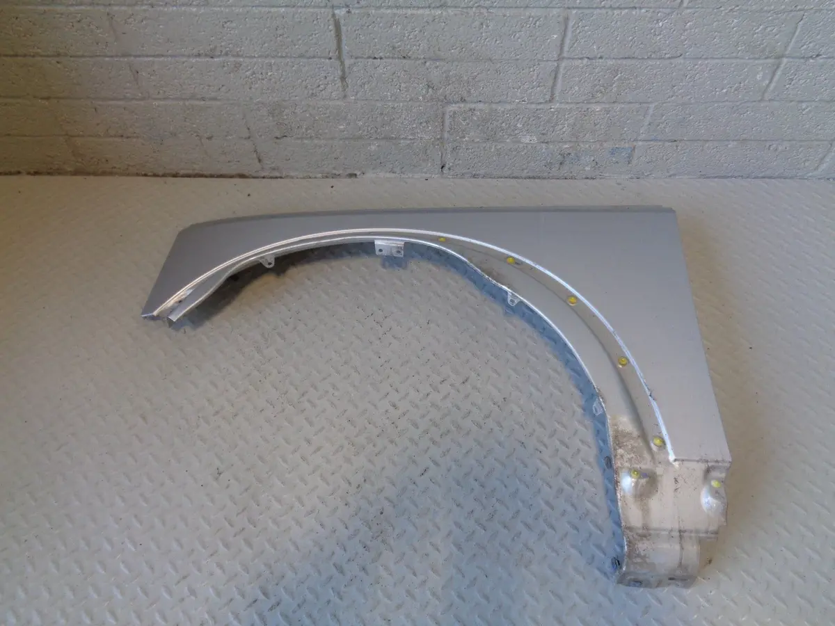 Discovery 3 Wing Near Side Front Zermatt Silver Land Rover 2004 To 2009 K11123 1