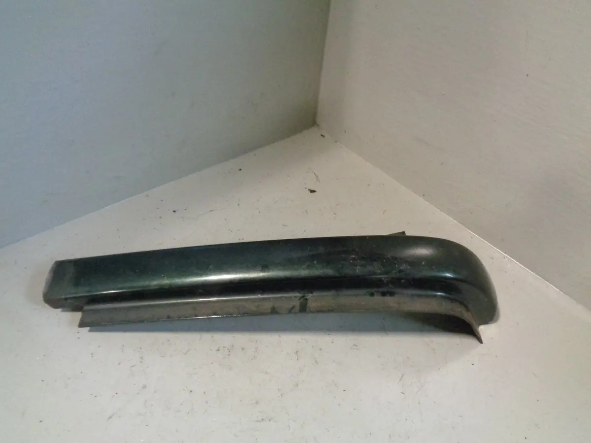 Discovery 2 Headlight Trim Near Side Epsom Green Land Rover 1998 To 2002 1