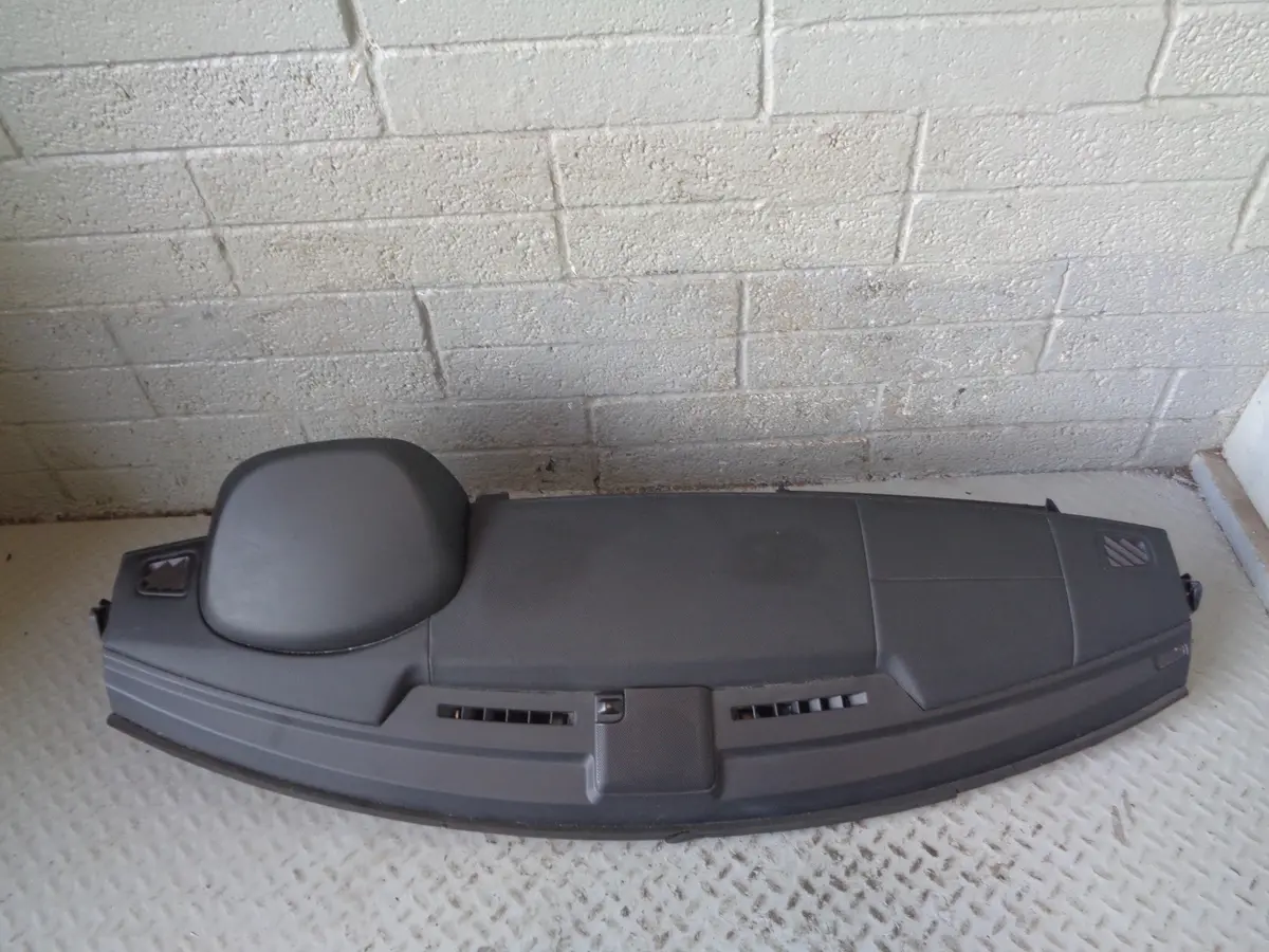 Discovery 4 Dashboard Black Land Rover For Sat Nav 2009 To 2016 K18035 1