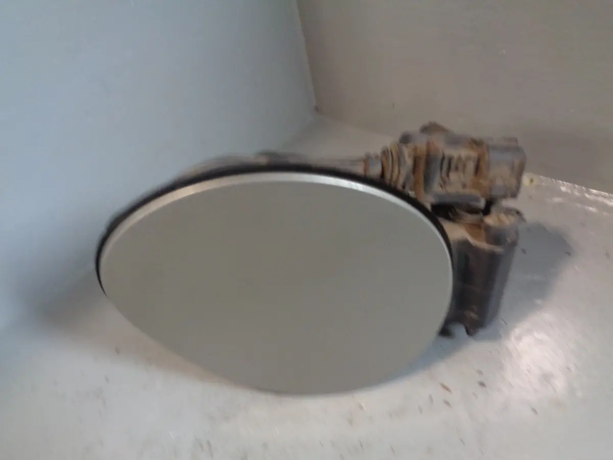 Range Rover Evoque Fuel Flap With Mechanism Ipanema Sand L538 2011 To 2018 1