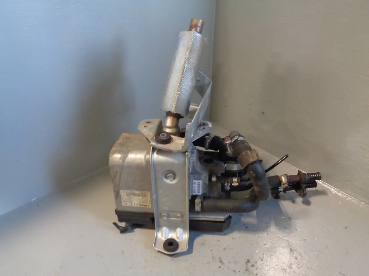 Range Rover L322 Webasto Water Heater Pre-Heater 64.12- 6900 118 With Exhaust 1