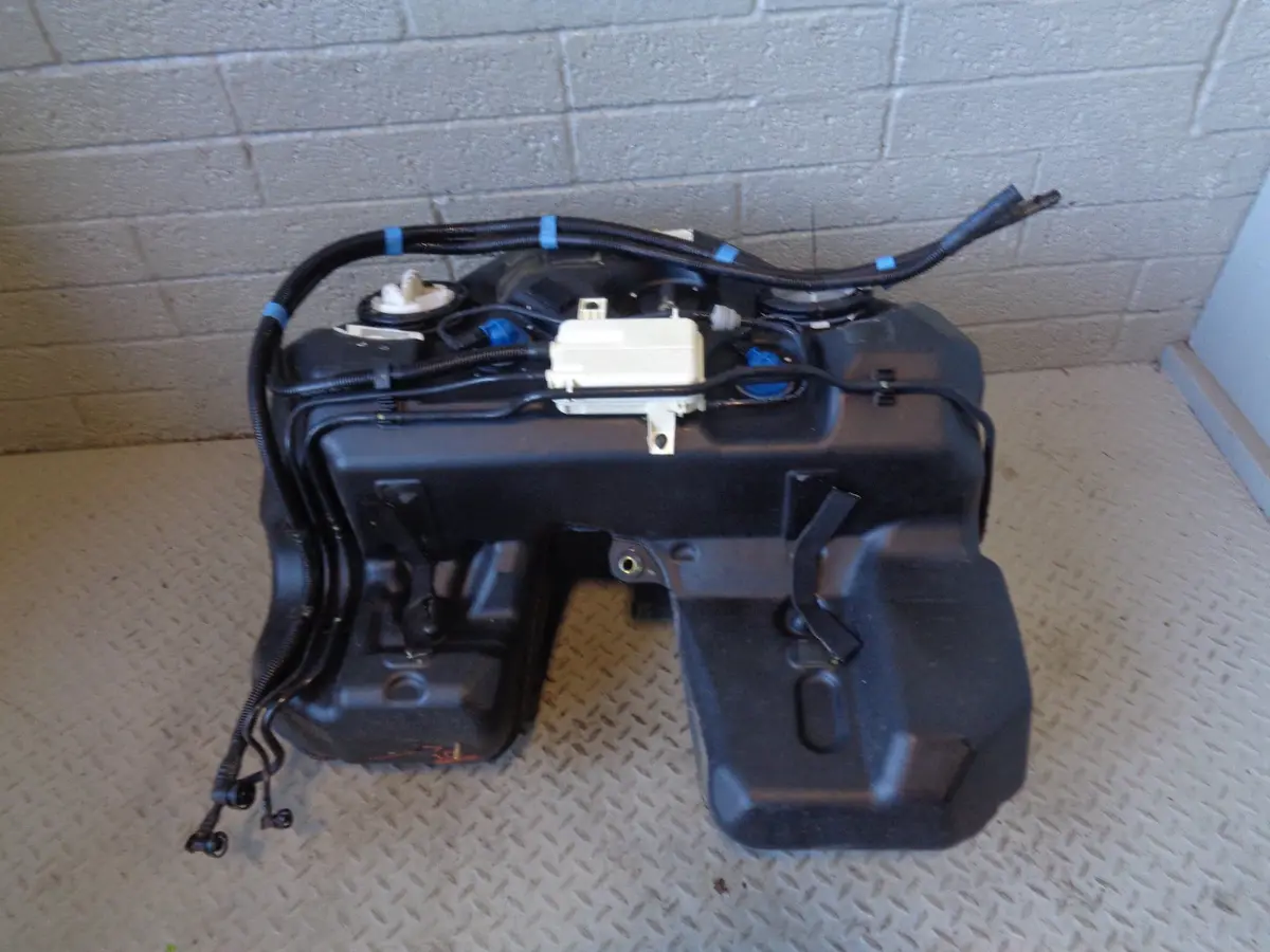 Range Rover Fuel Tank Pump Sender L322 4.2 V8 Supercharged 2005 To 2009 R22113 1