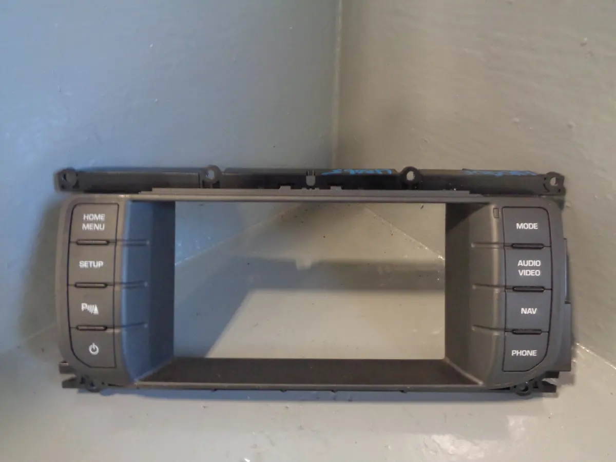 Range Rover Evoque Screen Surround Sat Nav Dashboard Switch L538 2011 To 2015 1