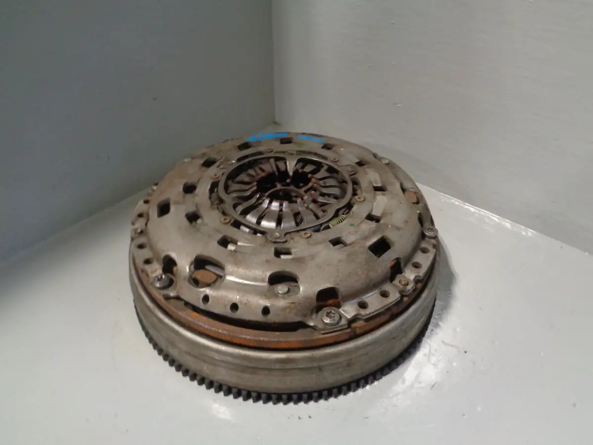 Freelander 2 Dual Mass Flywheel Clutch Kit 2.2 Td4 Land Rover L28104 1