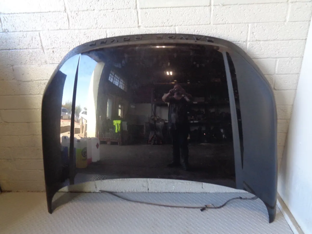 Range Rover Evoque Bonnet In Santorini Black Lrc 820 L538 2011 To 2018 1