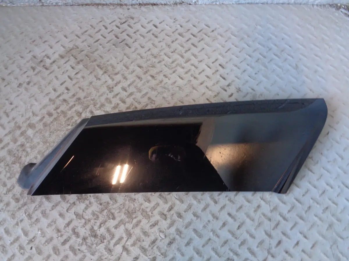 Range Rover L405 D Pillar Trim External Near Side Left In Black 2013 To 2017 1
