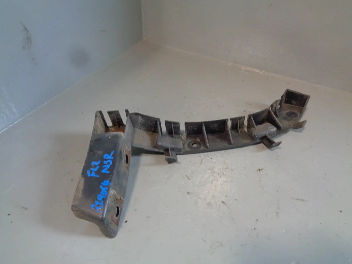 Freelander 2 Bumper Support Bracket Near Side Rear 6H52-17A882-Ab Land Rover 1