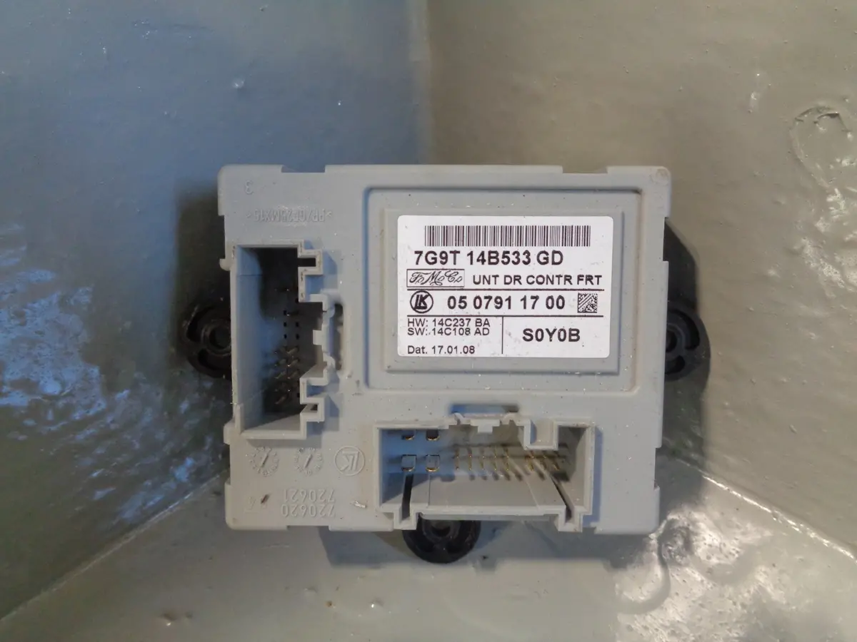 Freelander 2 Door Control Module Ecu Near Side Front 7G9t 14B533 Gd 1