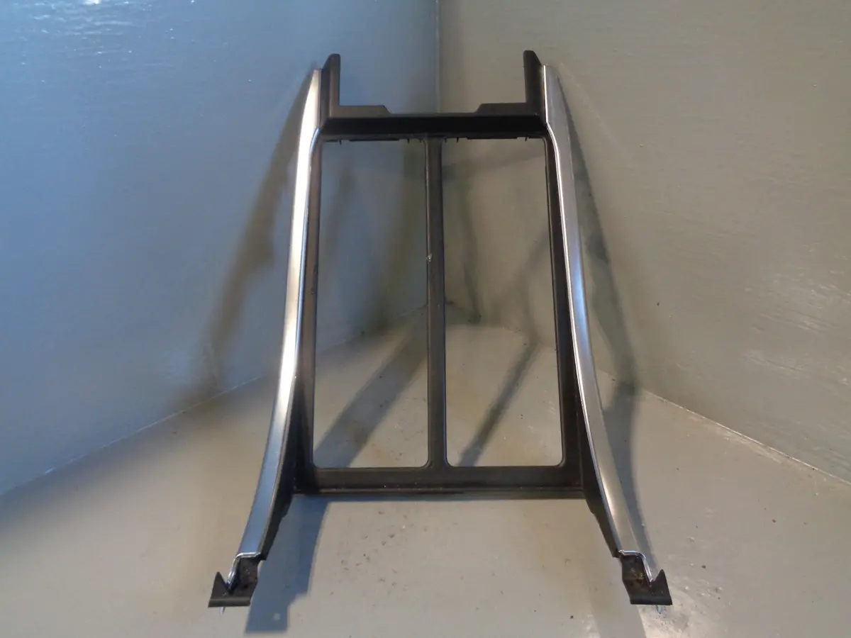 Range Rover Sport Centre Console Trim Surround In Silver And Black 2005 To 2013 1