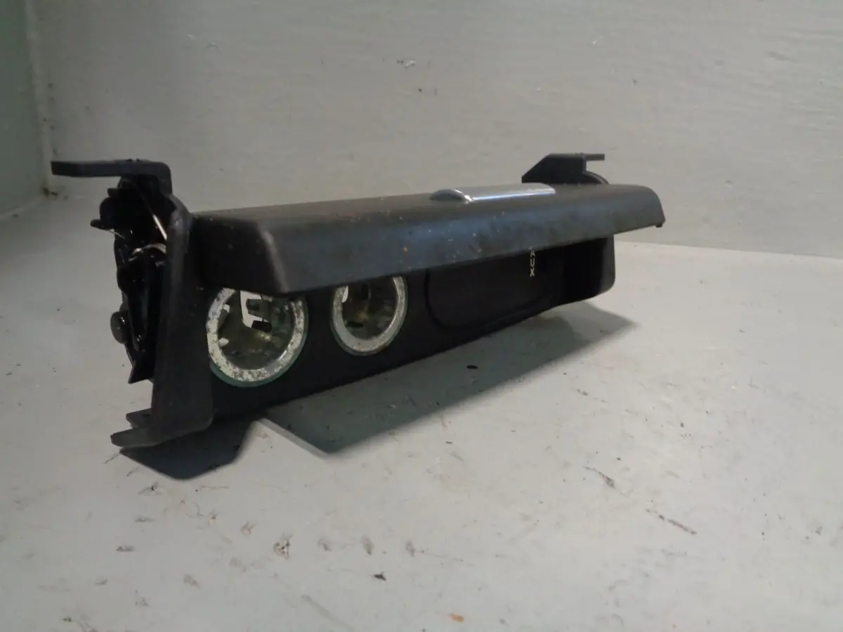 Range Rover L322 Centre Console Aux Out 12V Sockets Xvn500090 2006 To 2009 1