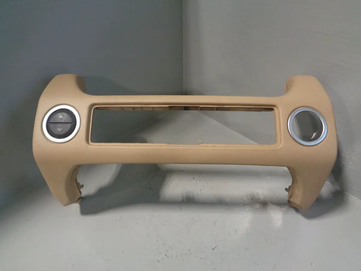 Range Rover L322 Centre Console Air Vent Trim In Sand 2006 To 2009 L04114 1