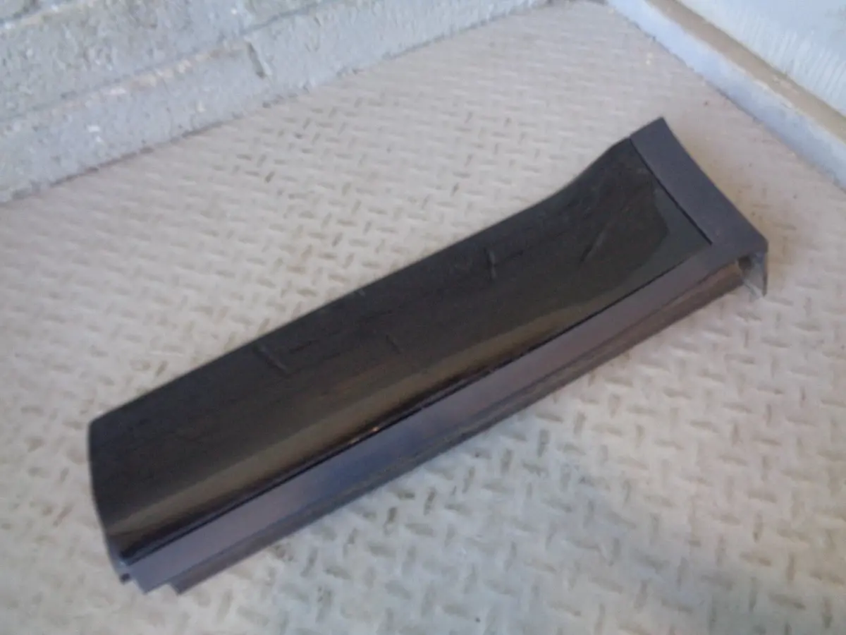 Range Rover Evoque Door Moulding Trim Near Side Rear Santorini L538 2011 To 2018 2