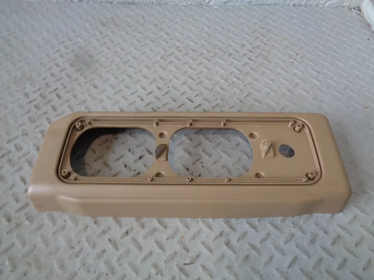 Discovery 2 Tailgate Sub-Woofer Speaker Casen Trim In Beige Land Rover L318 1