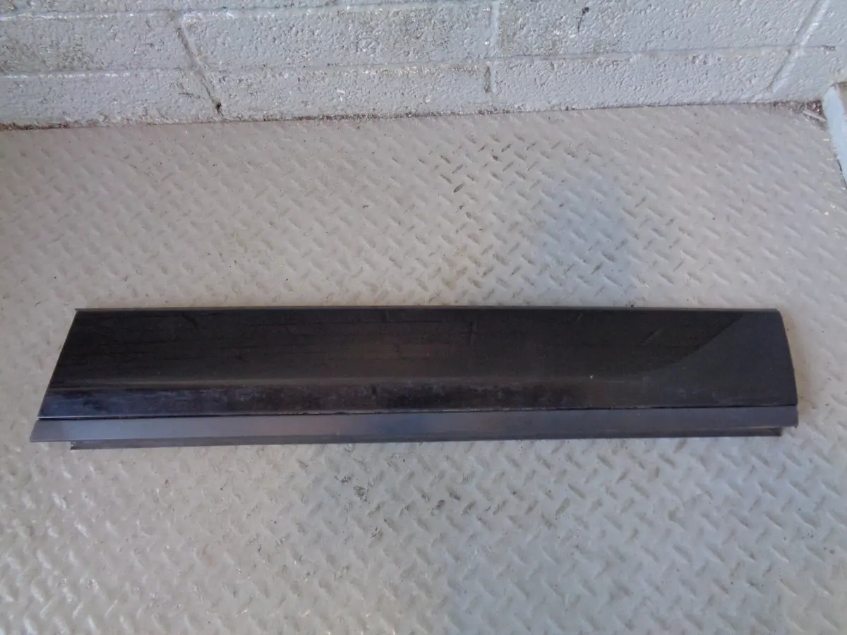 Range Rover Evoque Door Moulding Trim Off Side Front Santorini 2011 To 2018 1