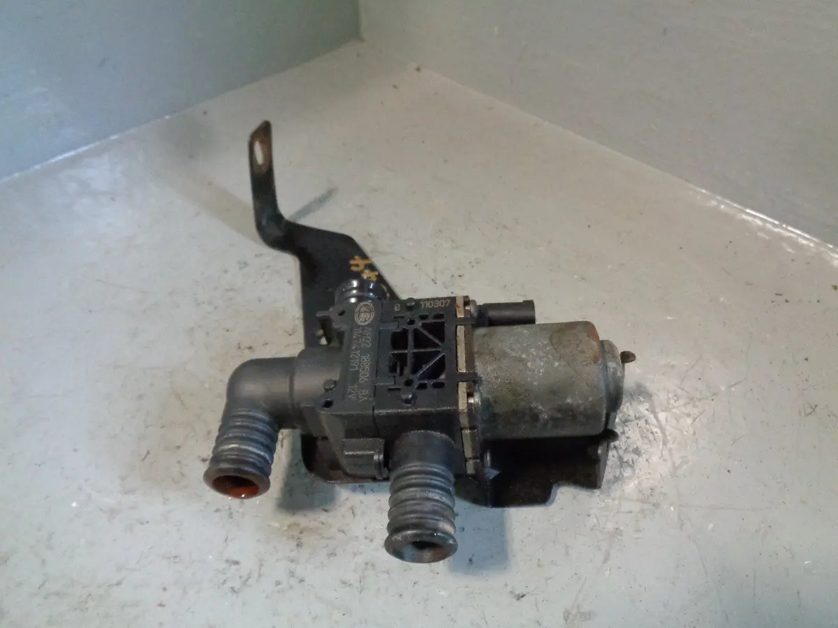 Water Control Valve 3.0 Tdv6 Right Side Range Rover Sport L320 Discovery 4 1