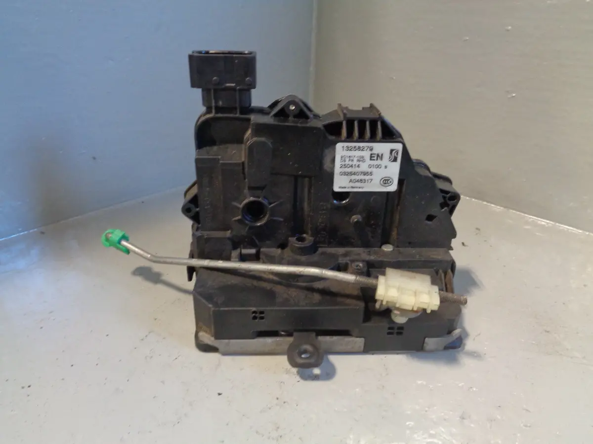 Corsa D Door Lock Actuator Solenoid Motor Off Side Front Vauxhall 2006 To 2014 1