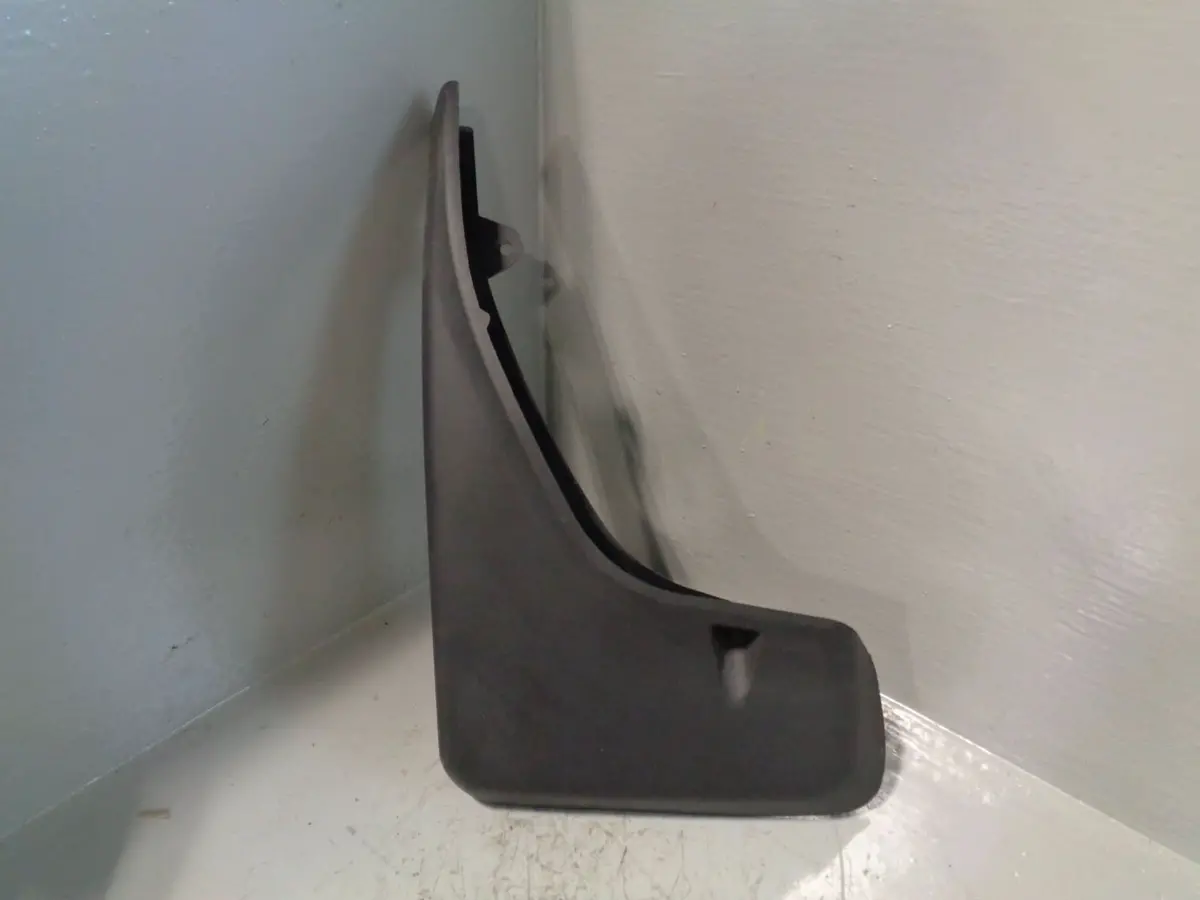 Freelander 2 Mud Flap Splash Guard Near Side Rear Land Rover L359 Unused 1
