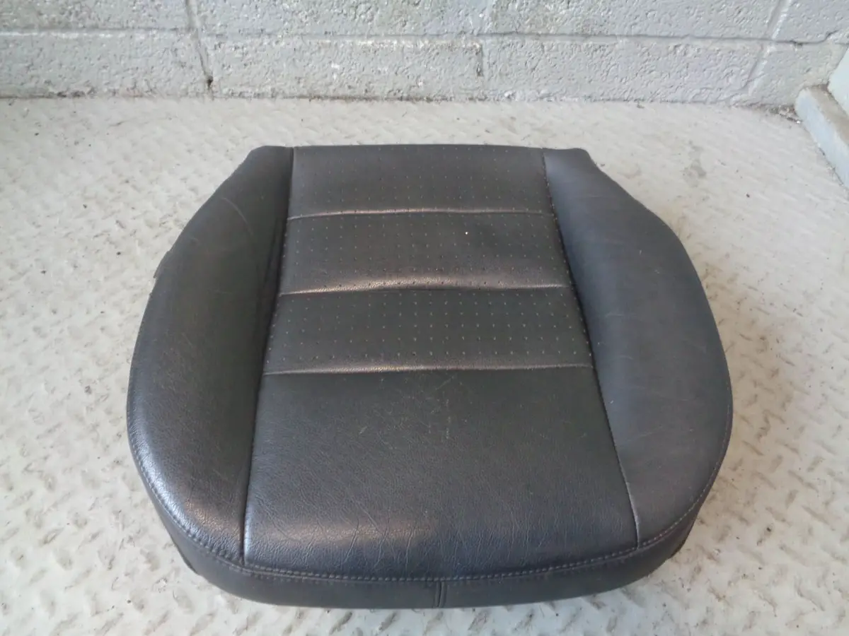 Discovery 3 Seat Padded Base Off Side Front Black Leather Land Rover K22104 1