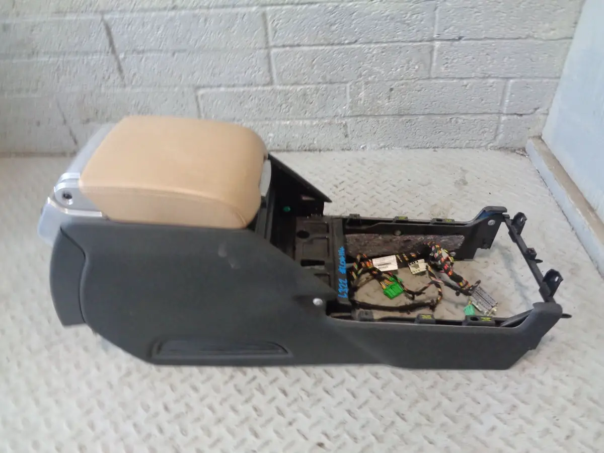 Range Rover L322 Leather Arm Rest Centre Console Sand 12V Aux Facelift L04114 1