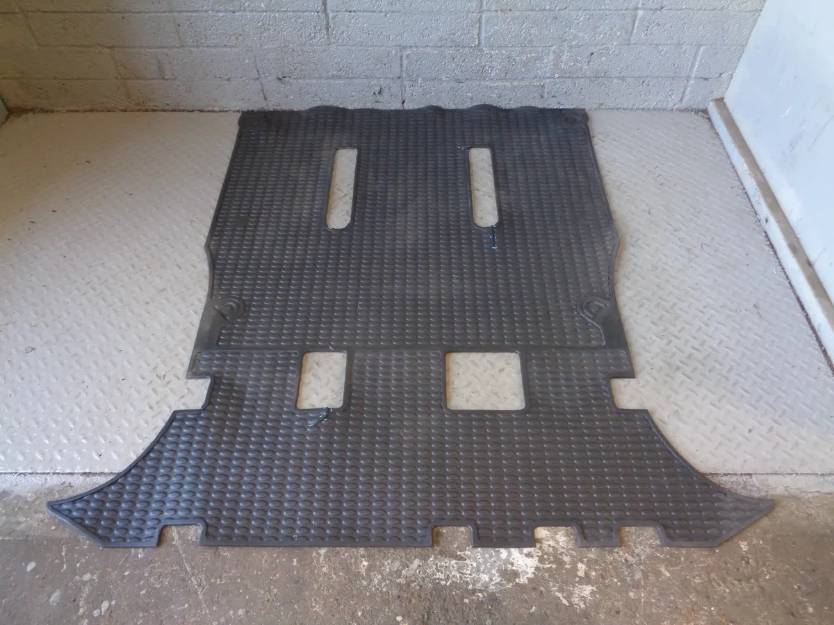 Discovery 2 Rubber Boot Liner Extended Floor Mat Land Rover 1998 To 2004 R05035 1