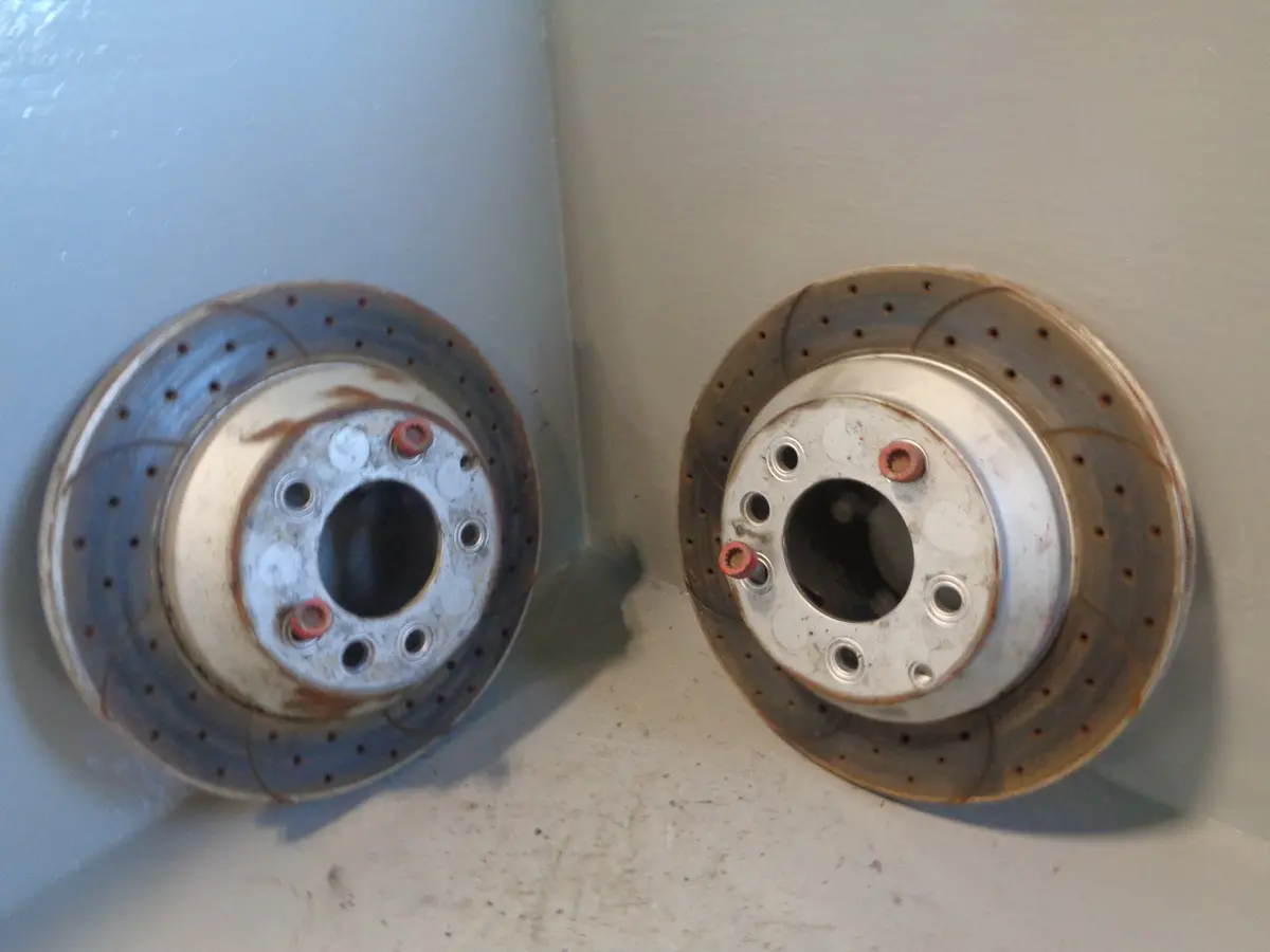 Porsche Cayenne 958 92A Brake Discs Rear Pair Vented And Drilled 2011 To 2018 1