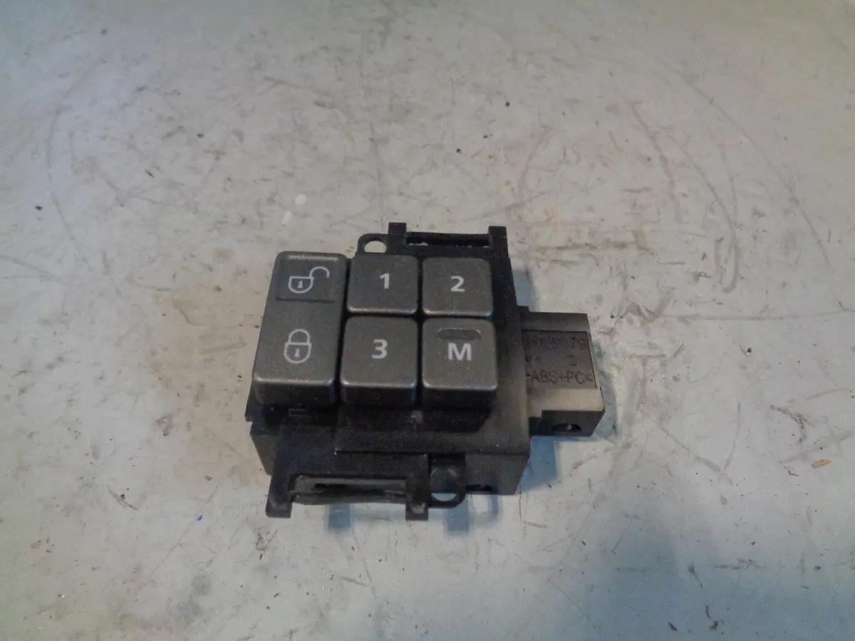 Discovery 4 Off Side Front Door Locking Switch Ah22-14776 Aa Land Rover 1